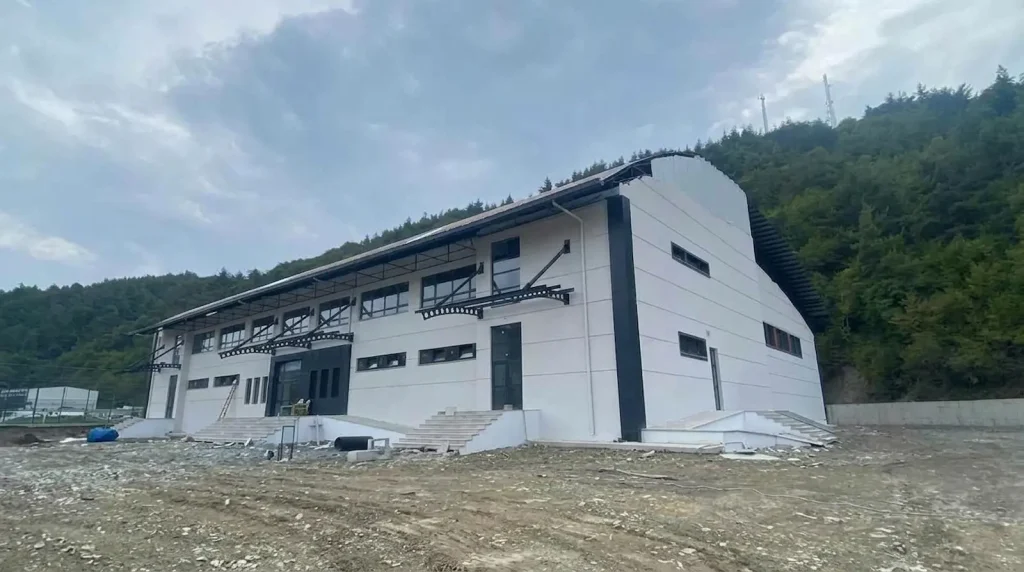 Kastamonu Abana Spor Salonu çatı uygulaması